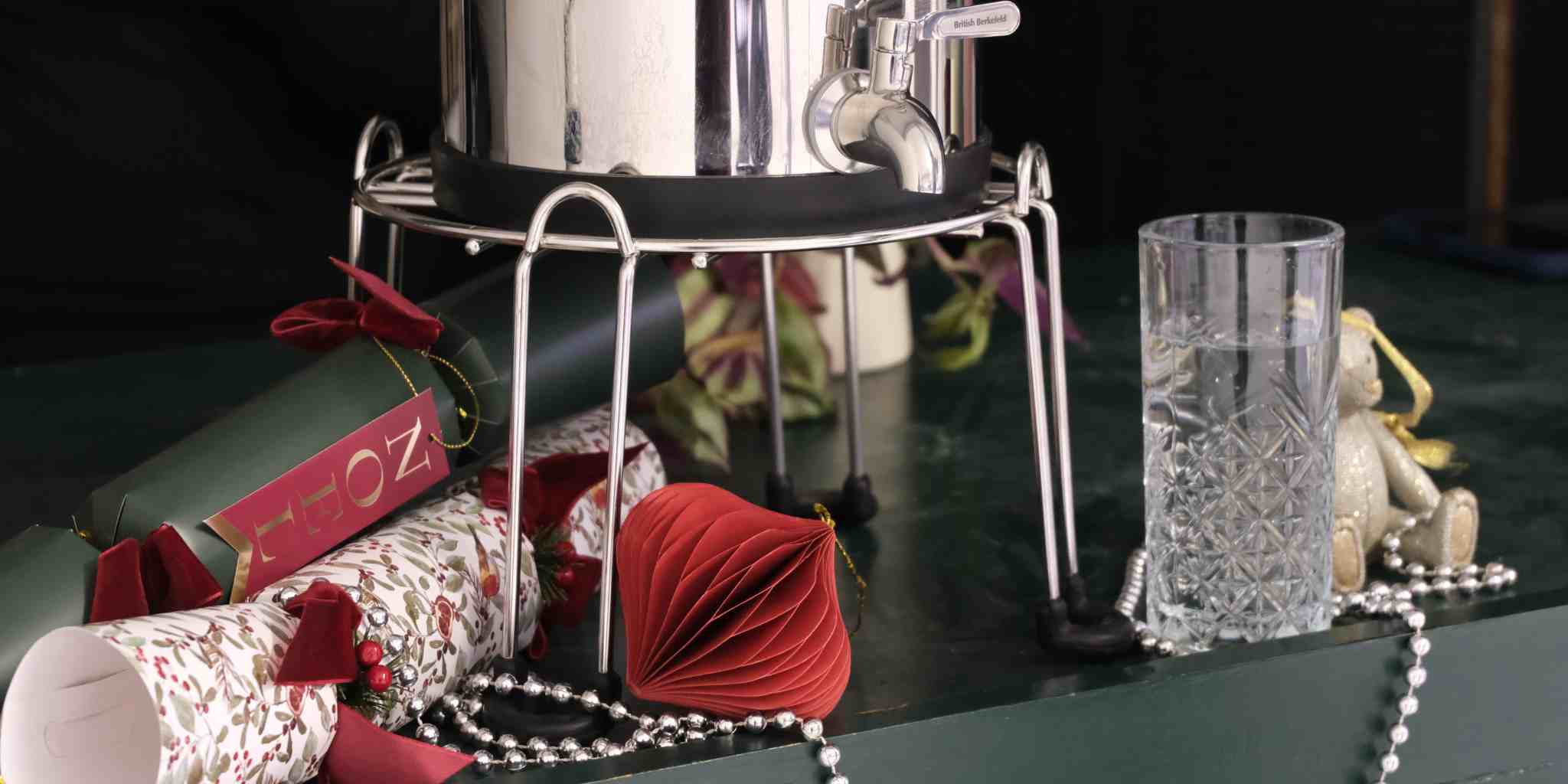 Christmas decorations with water filter system