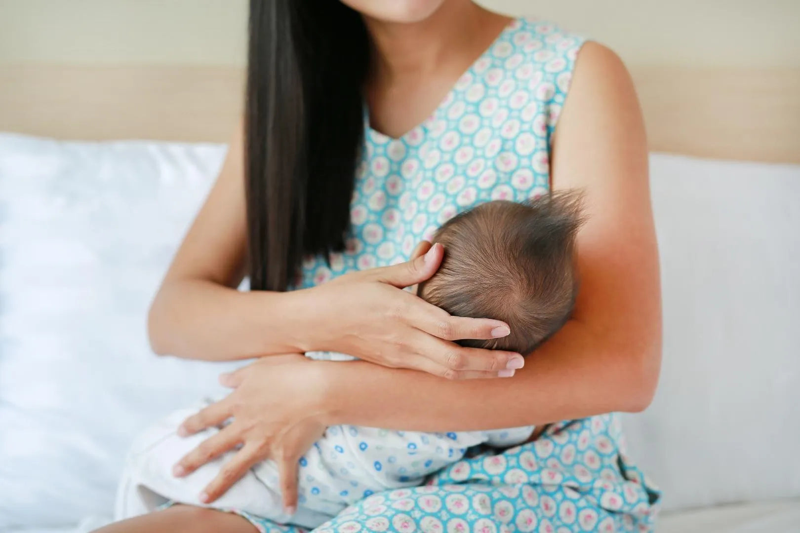 Should You Be Drinking More Water When You're Breastfeeding?
