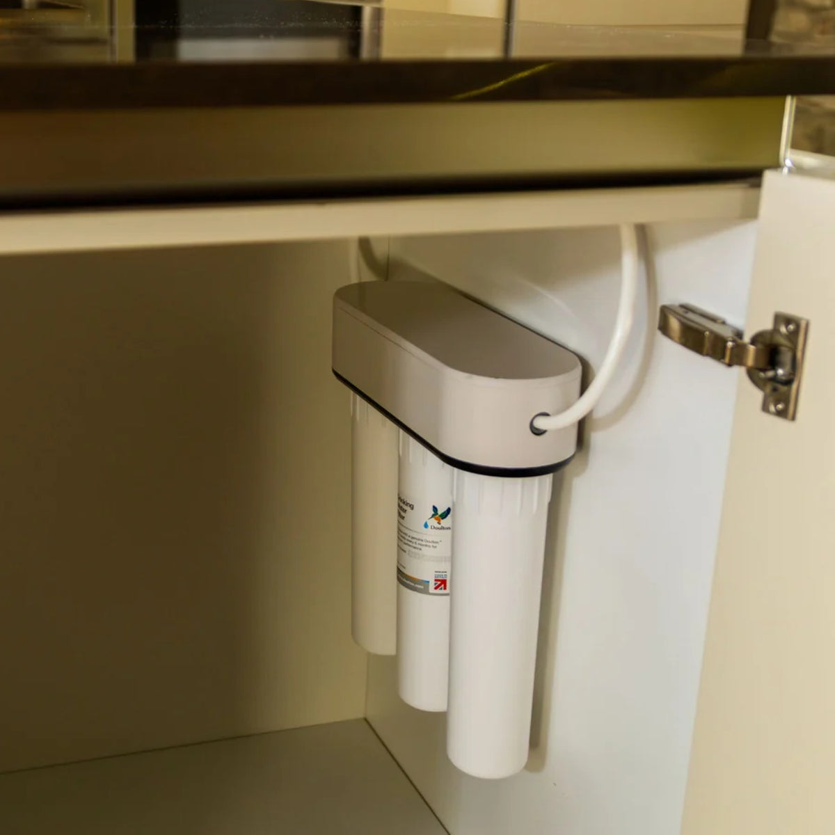 Sistema de filtro de agua debajo del fregadero Doulton® HIP TRIO con Biotect Ultra®